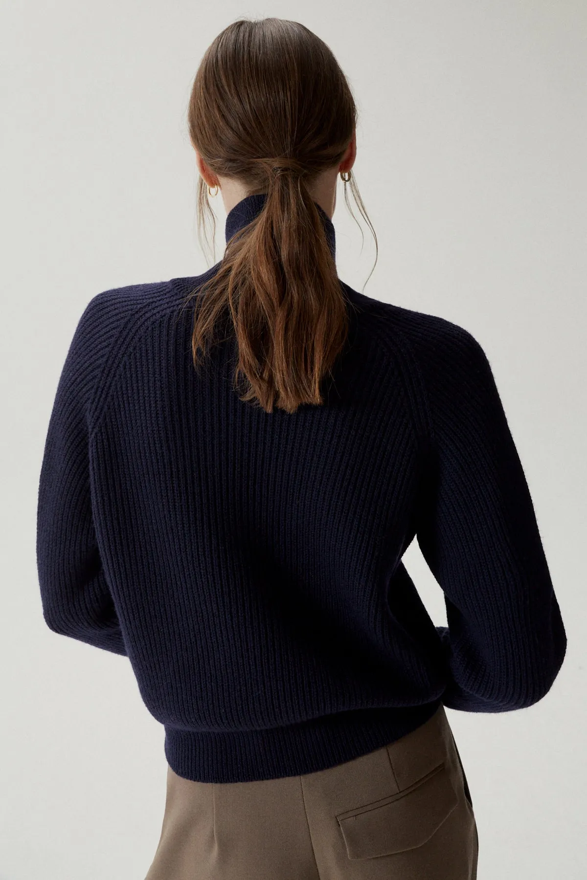 Maglia Crop con collo alto in Lana Merino